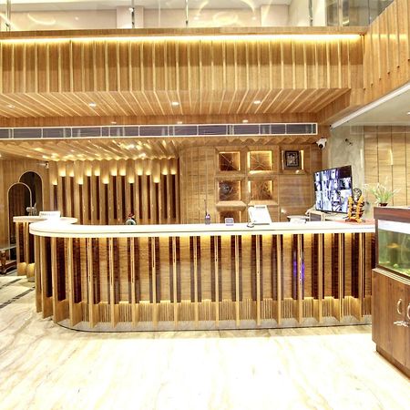 Hotel Krishna Plaza 'New Delhi' - By M S Hospitality 外观 照片