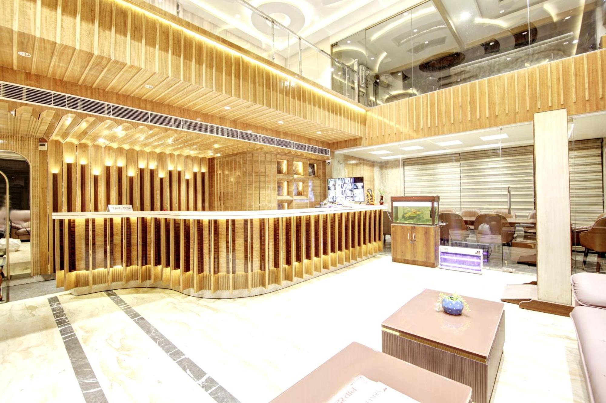 Hotel Krishna Plaza 'New Delhi' - By M S Hospitality 外观 照片
