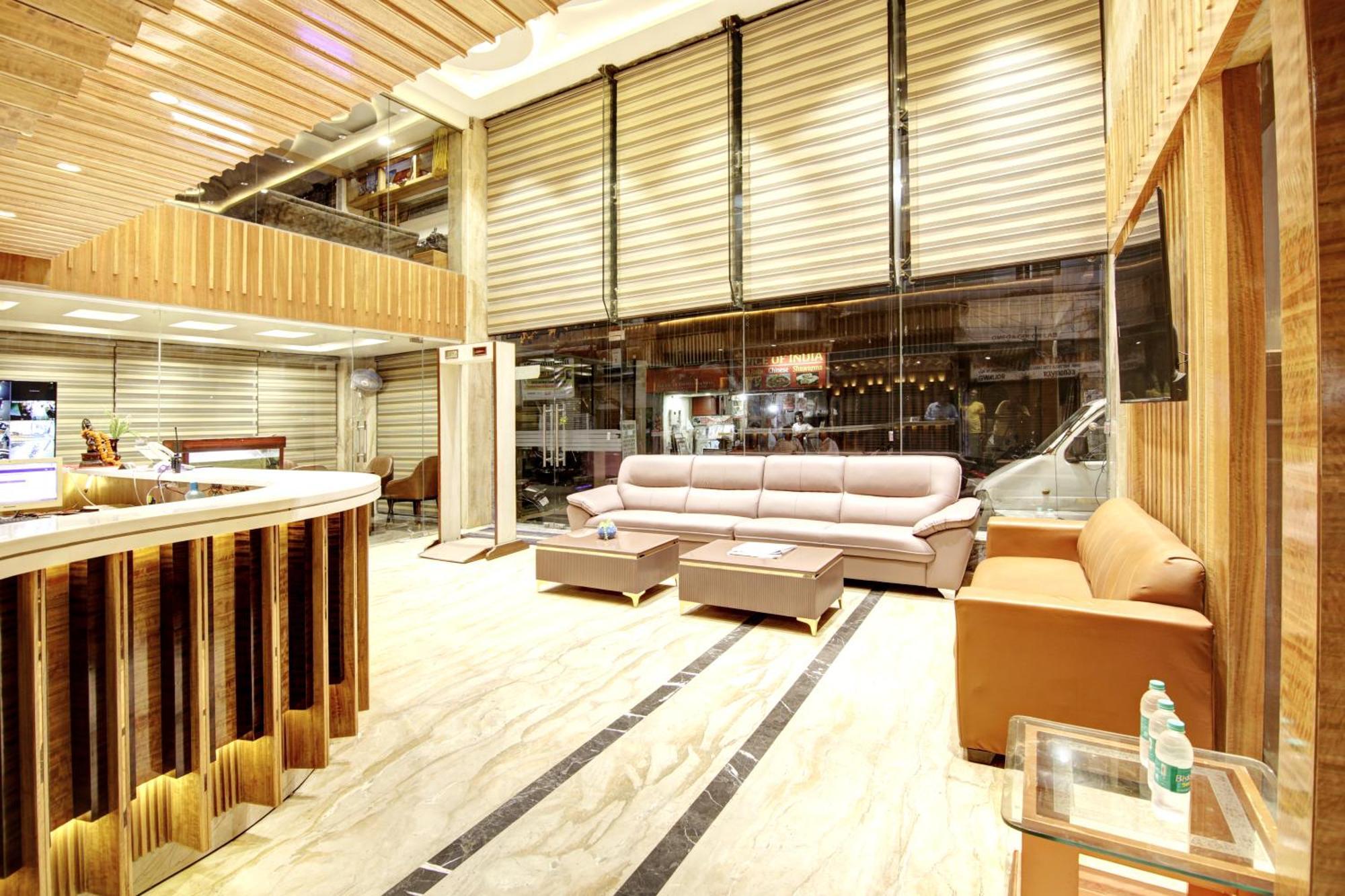 Hotel Krishna Plaza 'New Delhi' - By M S Hospitality 外观 照片