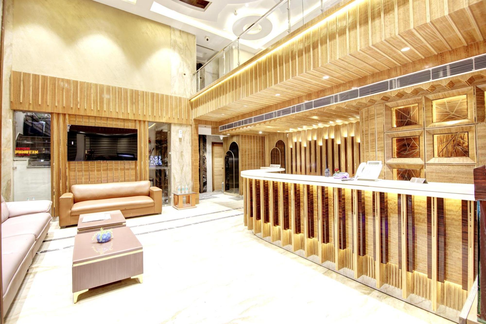 Hotel Krishna Plaza 'New Delhi' - By M S Hospitality 外观 照片