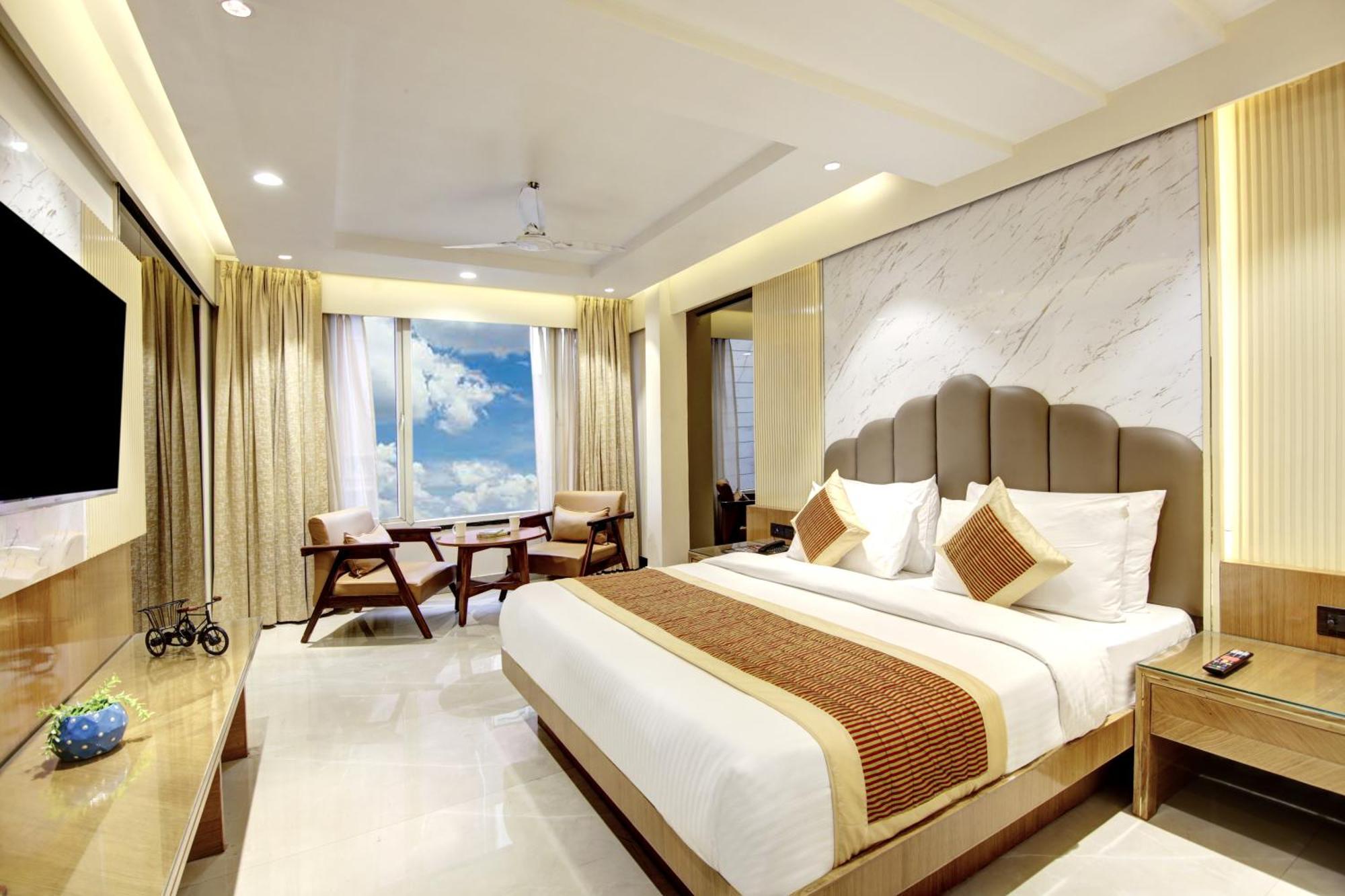 Hotel Krishna Plaza 'New Delhi' - By M S Hospitality 外观 照片