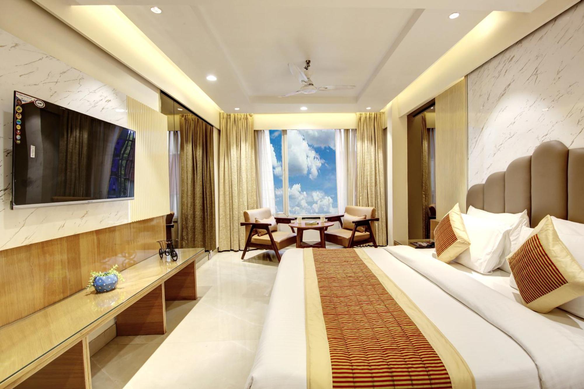 Hotel Krishna Plaza 'New Delhi' - By M S Hospitality 外观 照片