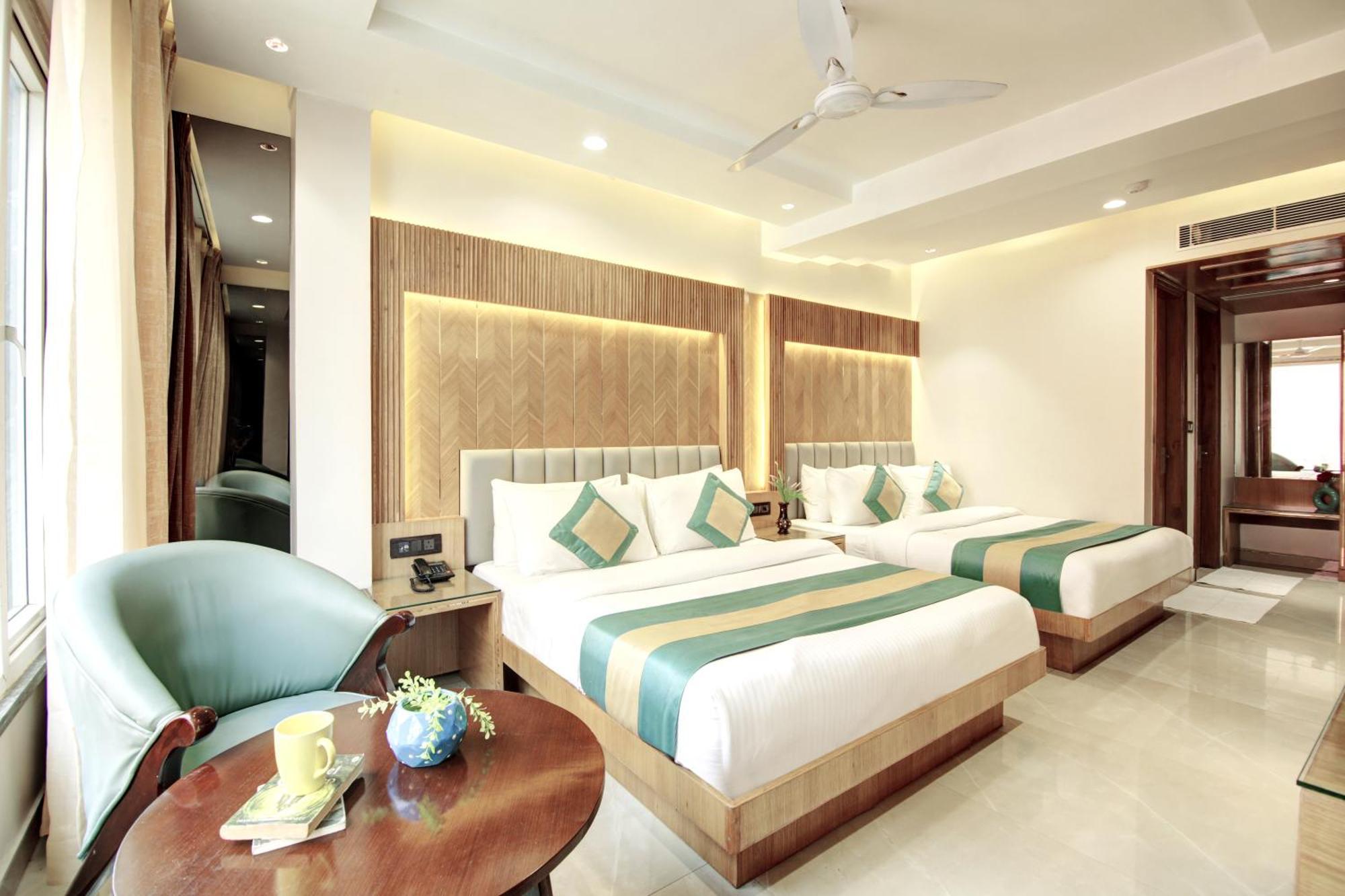 Hotel Krishna Plaza 'New Delhi' - By M S Hospitality 外观 照片