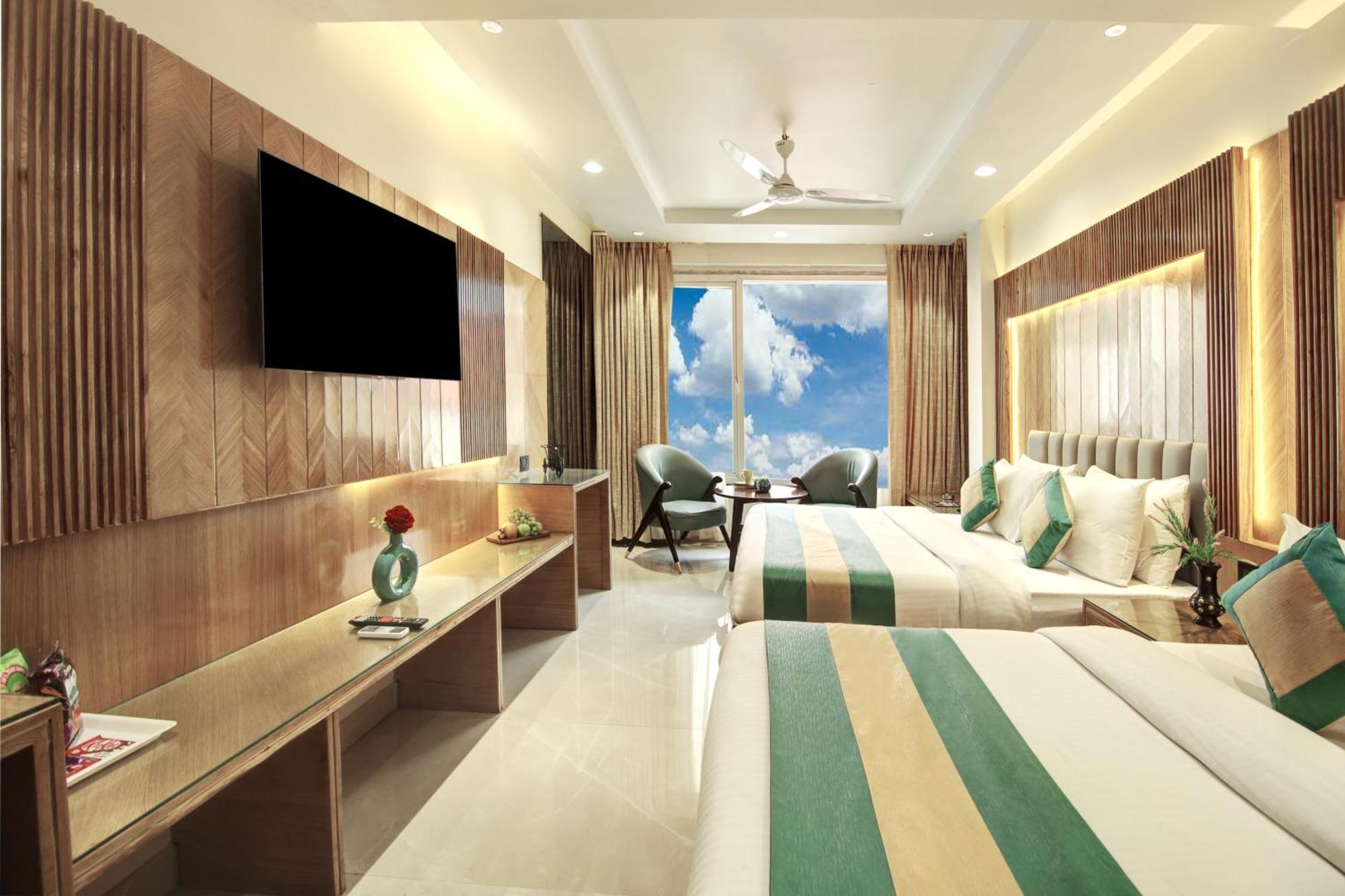 Hotel Krishna Plaza 'New Delhi' - By M S Hospitality 外观 照片