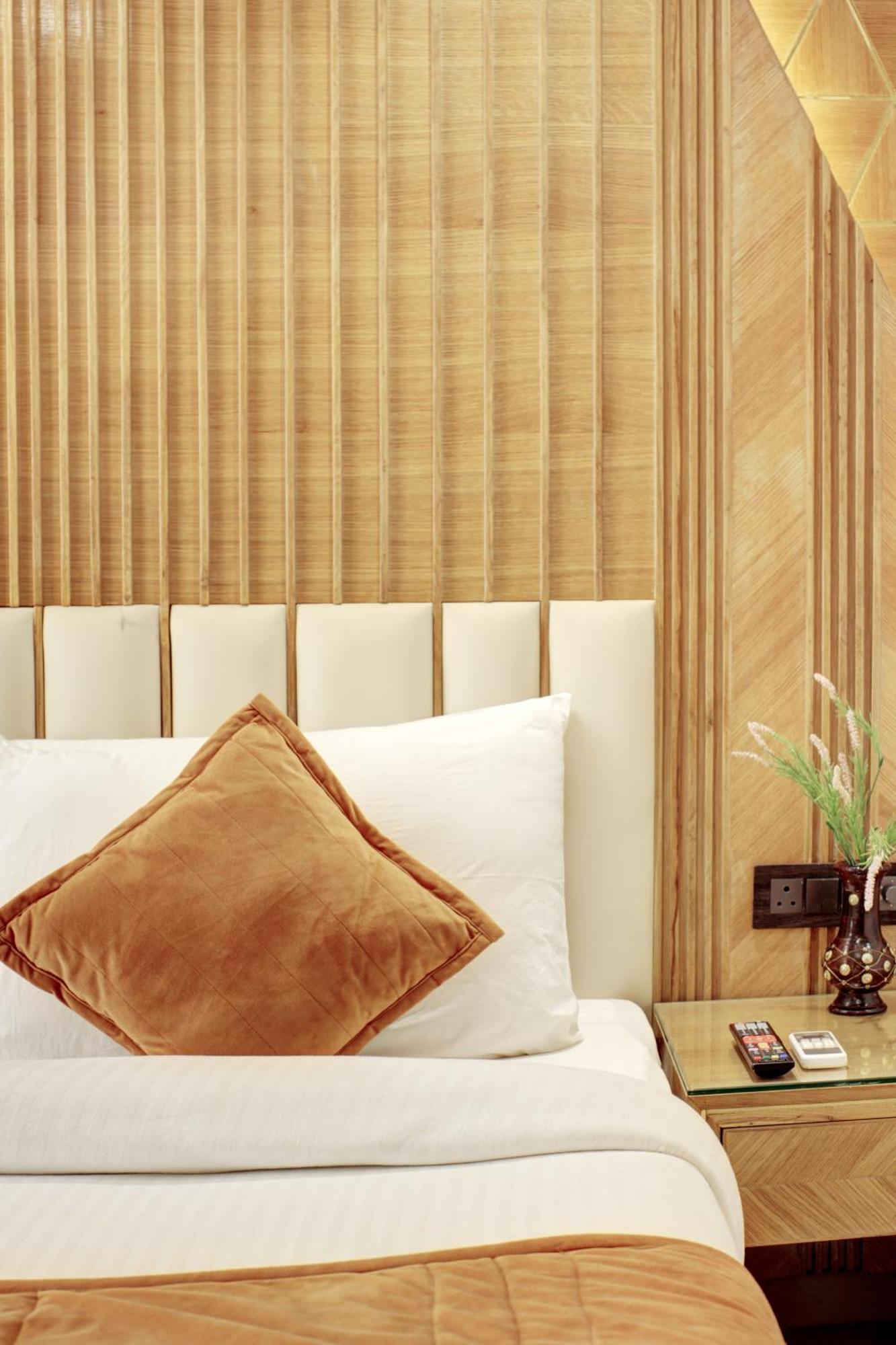 Hotel Krishna Plaza 'New Delhi' - By M S Hospitality 外观 照片