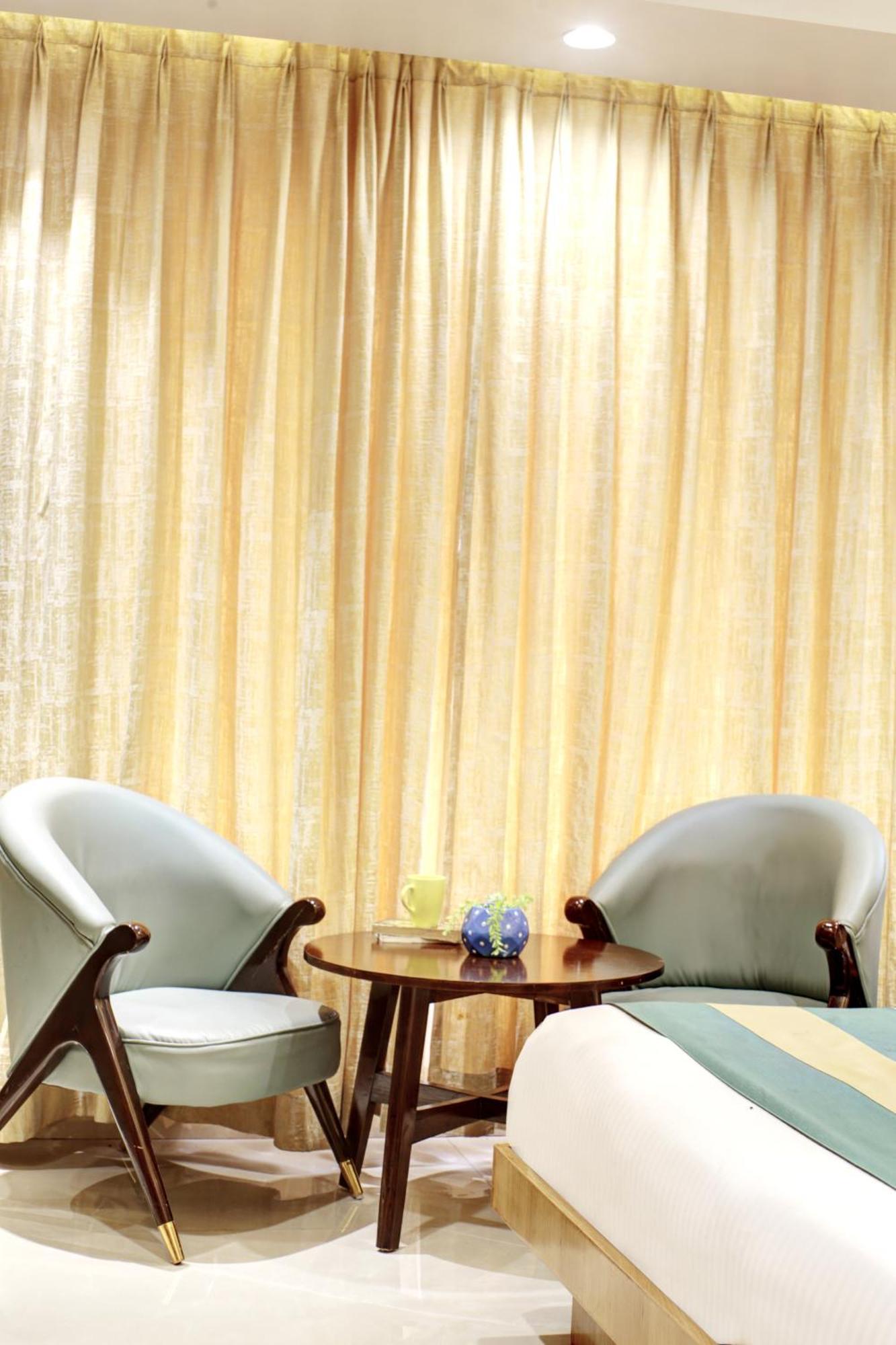 Hotel Krishna Plaza 'New Delhi' - By M S Hospitality 外观 照片