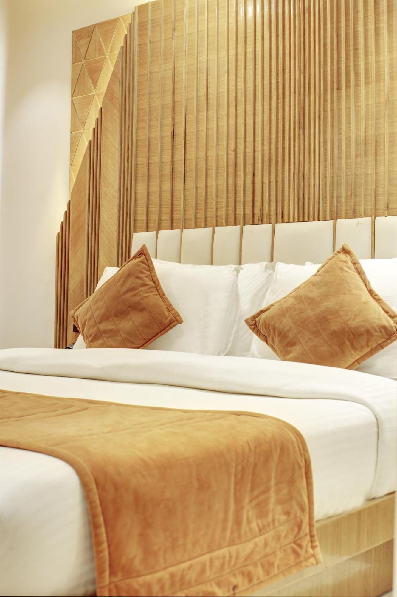 Hotel Krishna Plaza 'New Delhi' - By M S Hospitality 外观 照片
