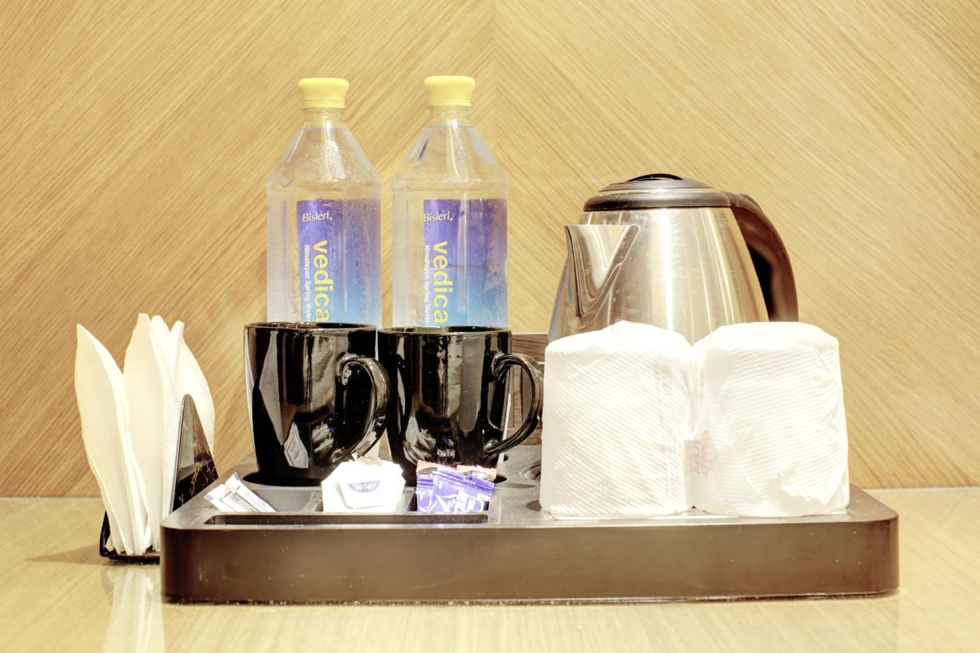 Hotel Krishna Plaza 'New Delhi' - By M S Hospitality 外观 照片
